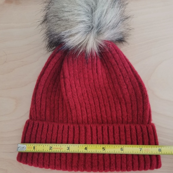 Abercrombie & Fitch - Cozy Pom Beanie - NWT - Picture 7 of 8
